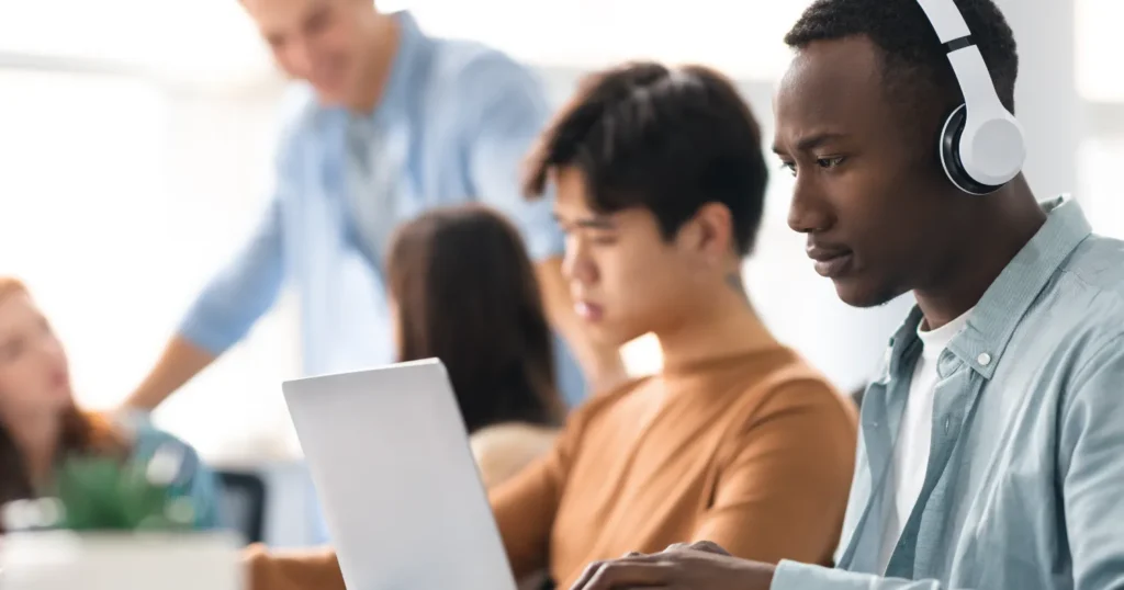 Hands-on vs Theory-based IT Training 2 Hands-on vs Theory-based IT Training - Featured